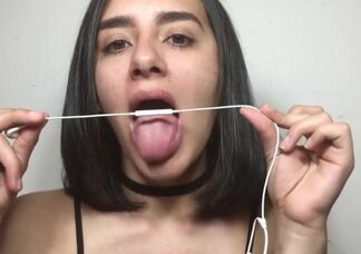 girls licking girls pussy